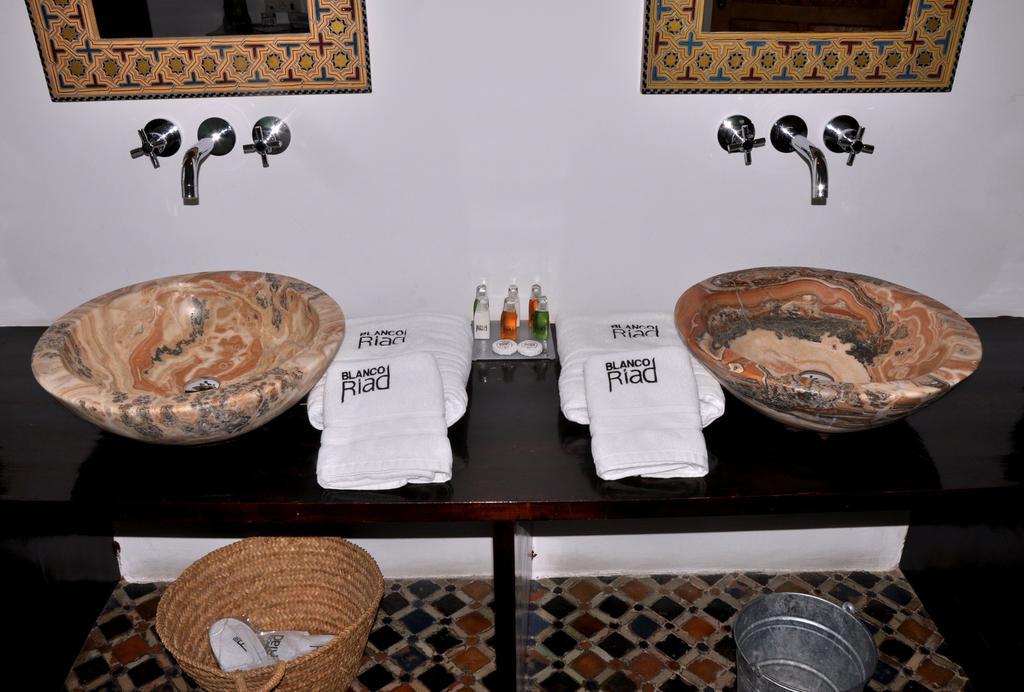 ホテル ブランコ リヤド Tétouan エクステリア 写真