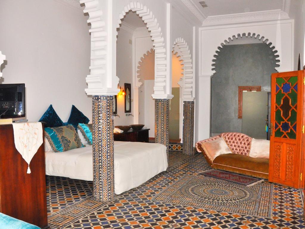 ホテル ブランコ リヤド Tétouan エクステリア 写真