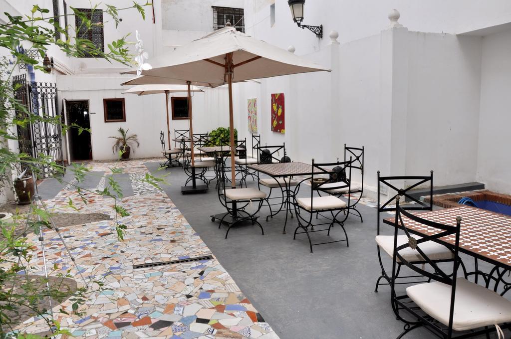 ホテル ブランコ リヤド Tétouan エクステリア 写真