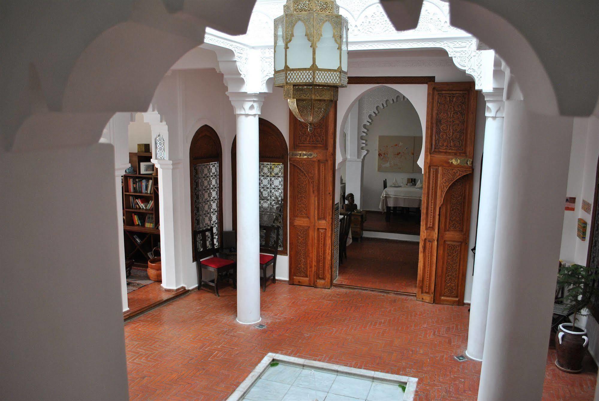 ホテル ブランコ リヤド Tétouan エクステリア 写真