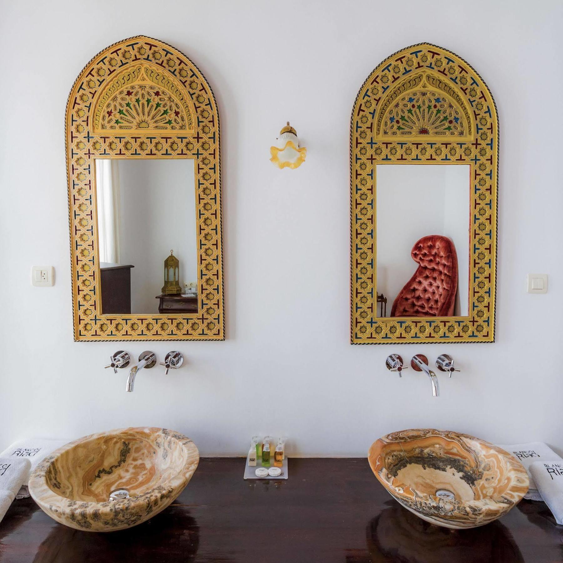 ホテル ブランコ リヤド Tétouan エクステリア 写真